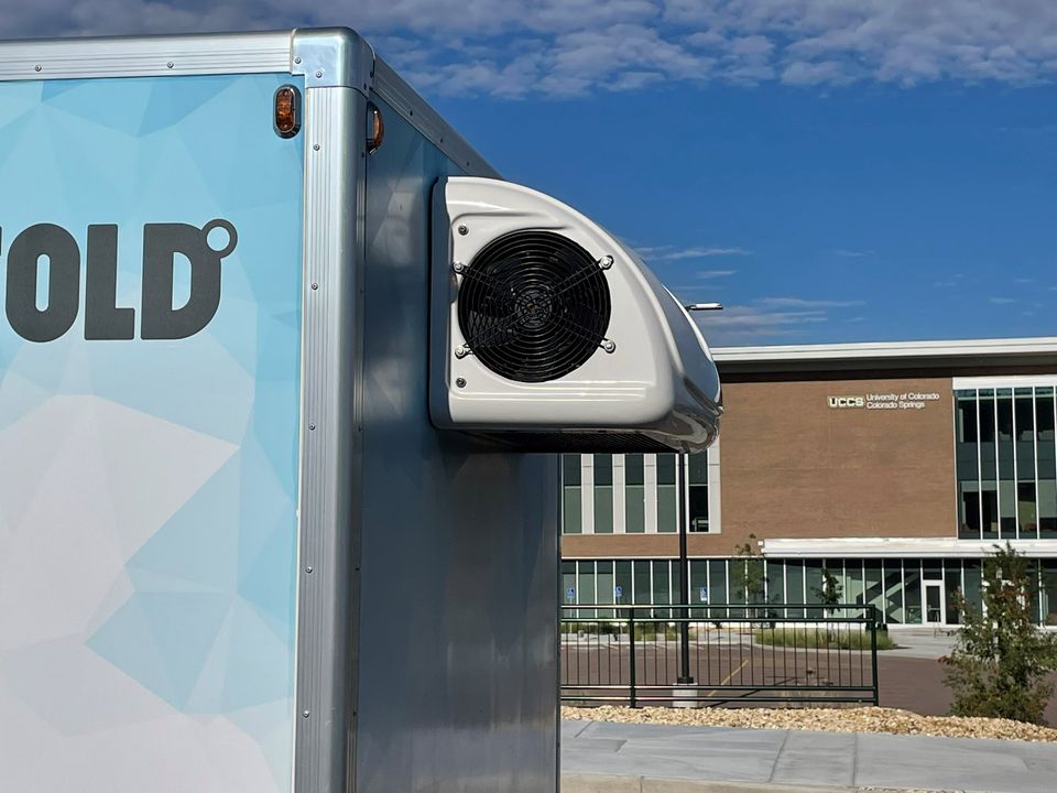 SINOCLIMA 20-year transport refrigeration experience, SC20AD exported to Europe and US Richard using SINOCLIMA SC20AD for mobile cold chain business at outdoor market